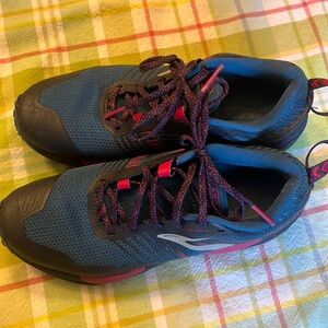 Brooks Cascadia 13 Women’s size 8